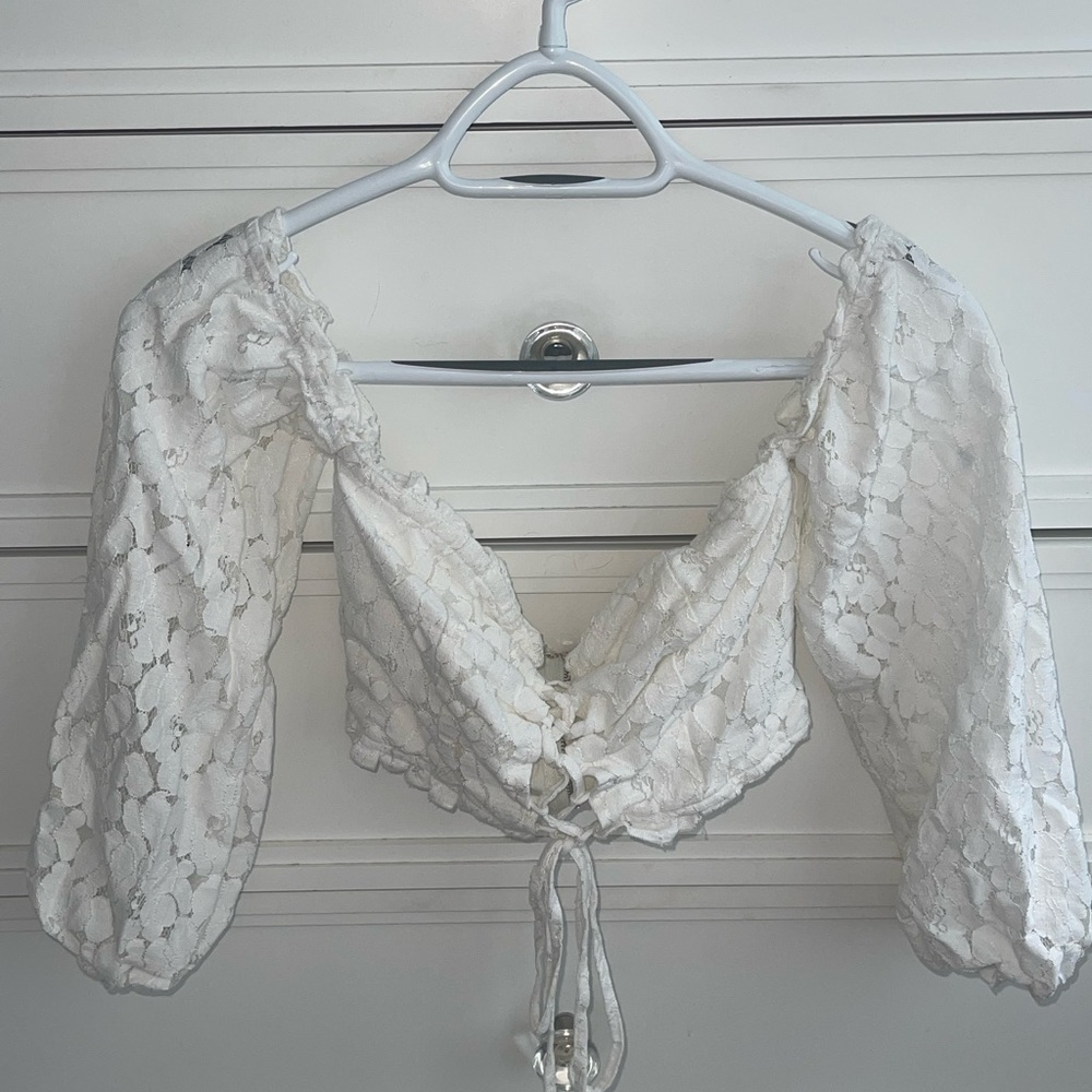 White long sleeve lace crop top